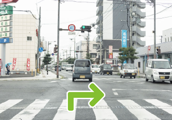 中津駅方面からお越しの方福沢通り交差点右折